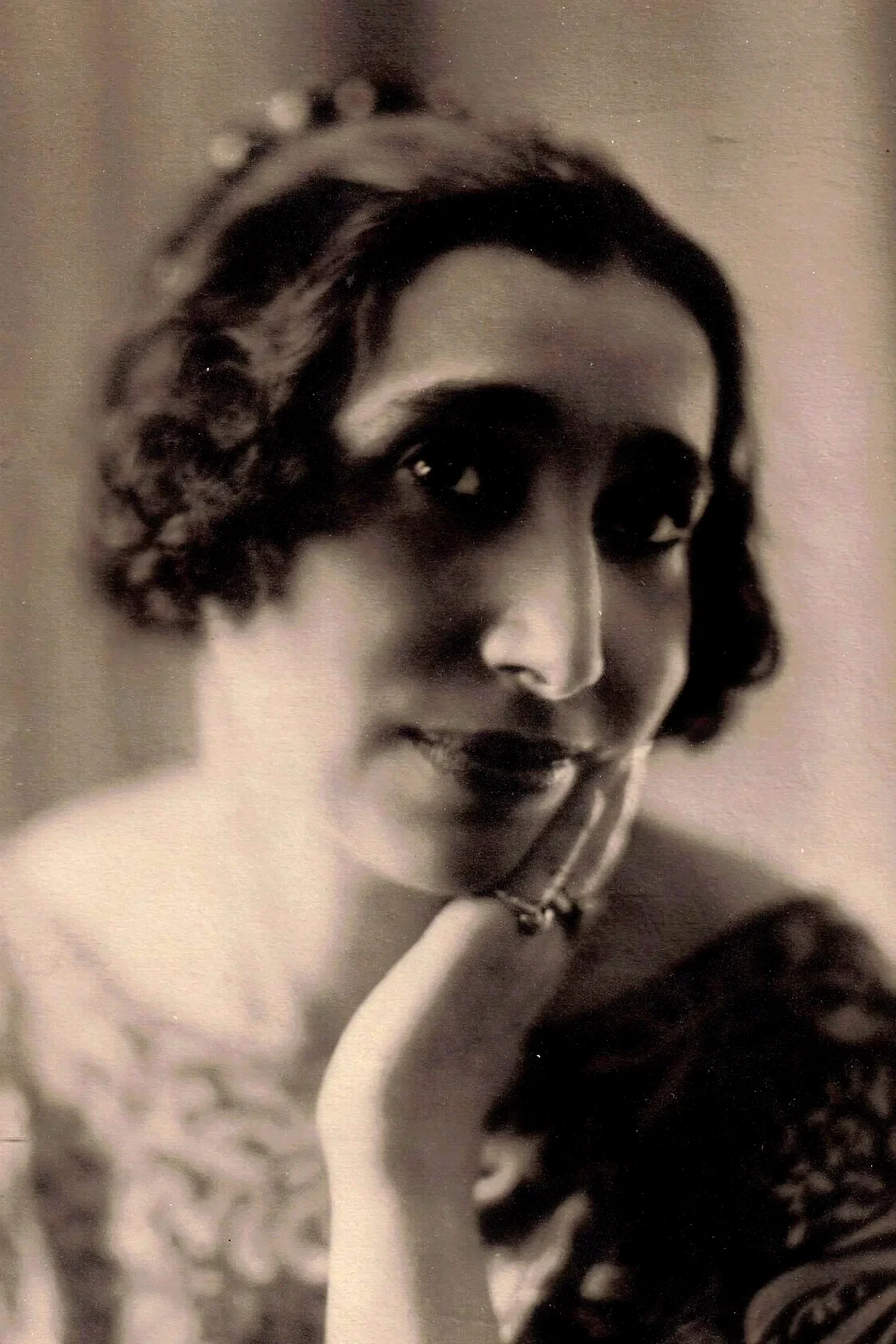  Gabrielle Rosny