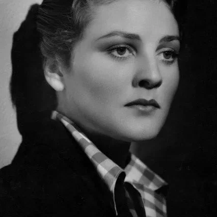  Frances Rich