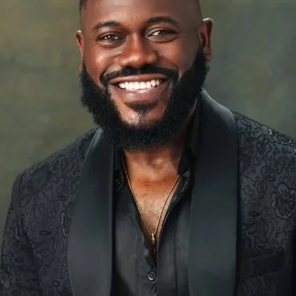  Deyemi Okanlawon