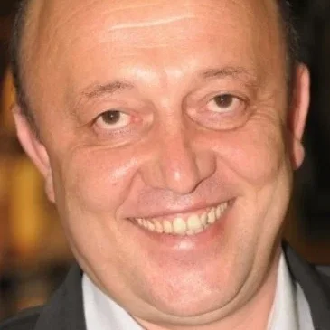  Nejmi Aykar