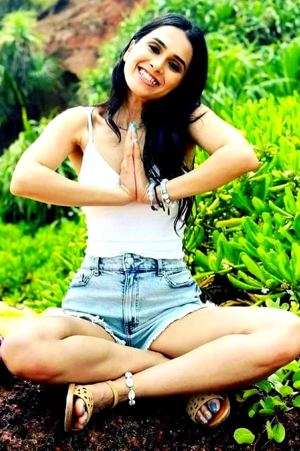  Anushka Kaushik