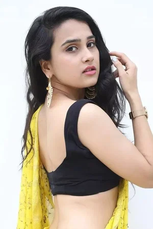  Anushka Kaushik photo