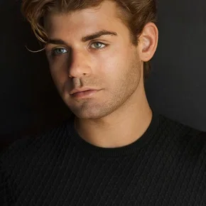 Photo star : Garrett Clayton