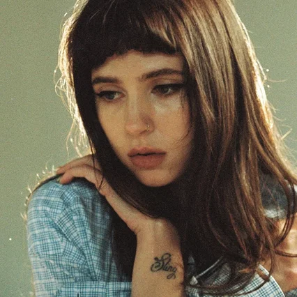  Clairo