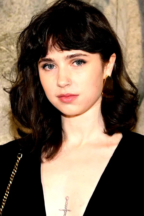  Clairo