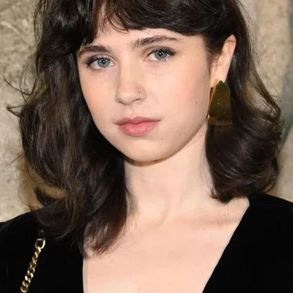  Clairo