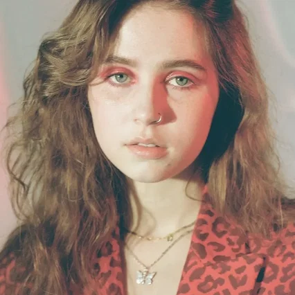  Clairo
