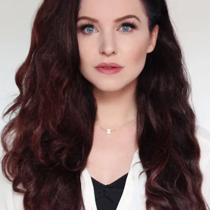  Liesl Ahlers
