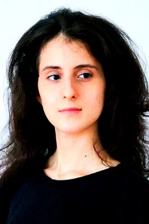  Carol Romano