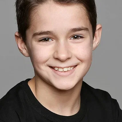  Edan Hayhurst