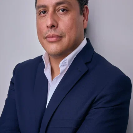  Gabriel Guillen