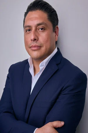  Gabriel Guillen photo