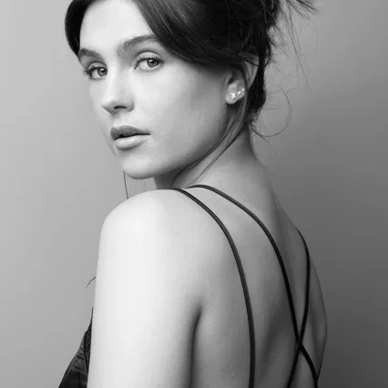  Romina Poza