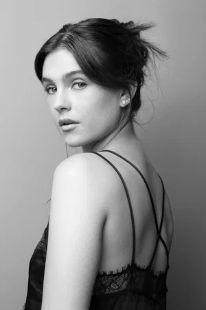  Romina Poza photo