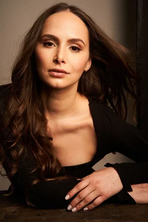  Lauren Beveridge photo
