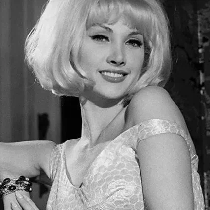  Jacqueline Jones