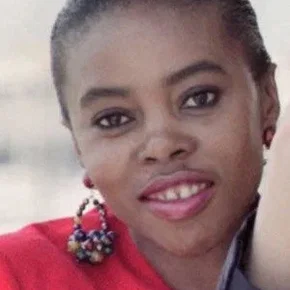 Photo star :  Dambisa Kente
