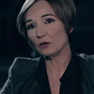  Luiza Xhuvani