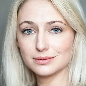 Photo star :  Ali Bastian