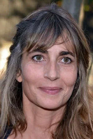  Emmanuelle Bach