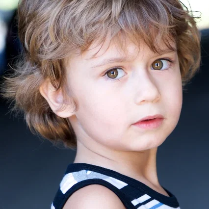  Noah Salsbury Lipson