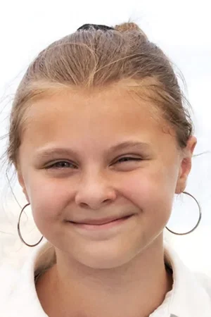  Maya Vanderbeque photo