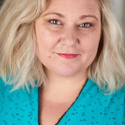  Amy Ingram