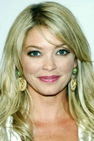  Amanda Detmer