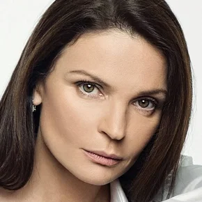 Photo star :  Irini Jambonas