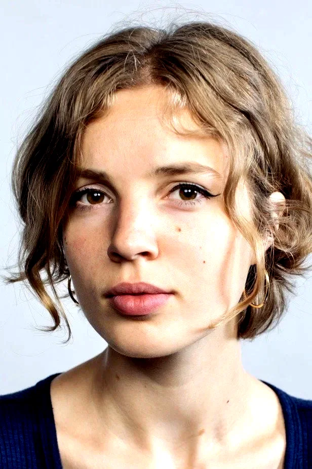  Alix Henzelin