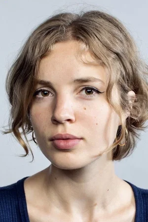  Alix Henzelin photo
