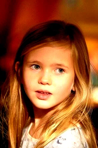 Hannah Castel Chiche