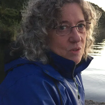  Margo Harkin