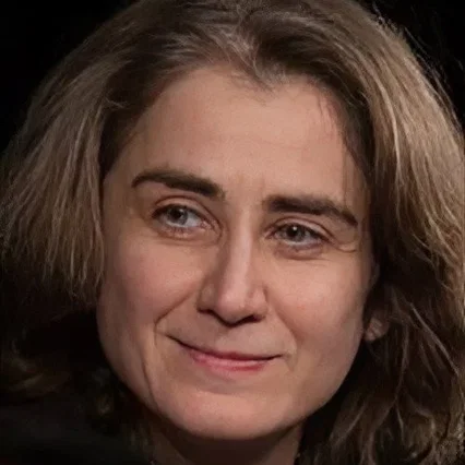  Ada Milea