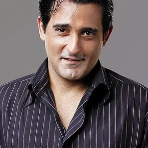 Photo star :  Akshay Khanna