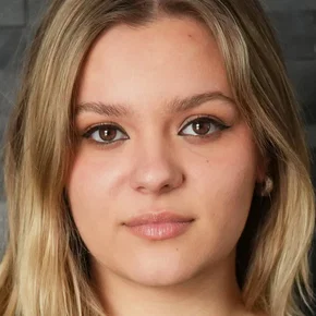 Photo star :  Maisy Stella
