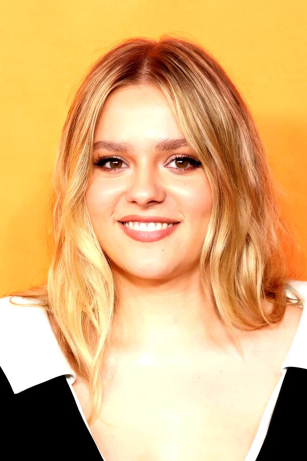 Maisy Stella