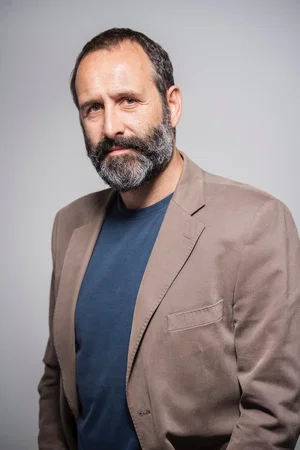  Miguel Garcés photo