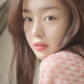 Photo star :  Han Seon-hwa