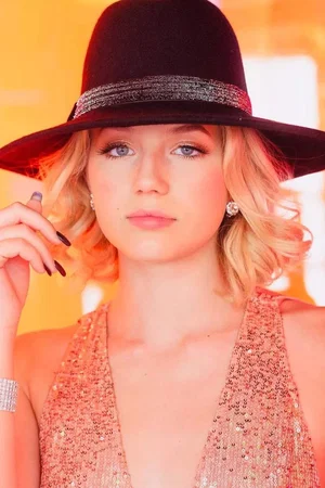  Indi Star