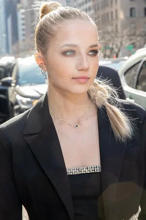  Indi Star