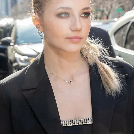  Indi Star