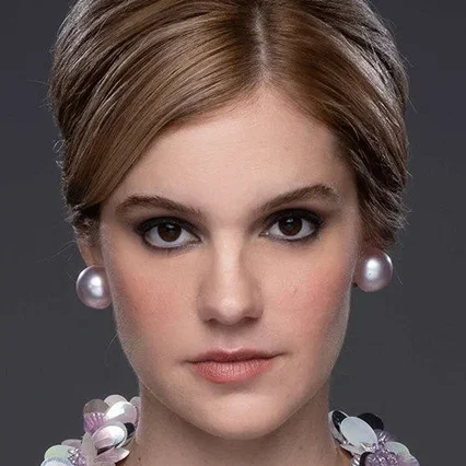  Natasa Exintaveloni