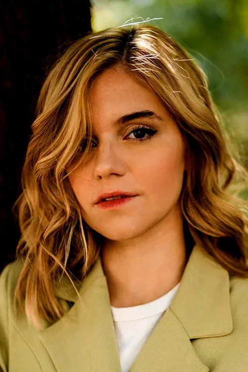  Natasa Exintaveloni