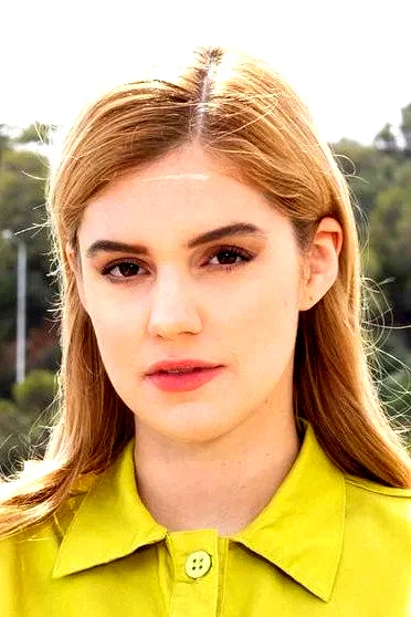  Natasa Exintaveloni