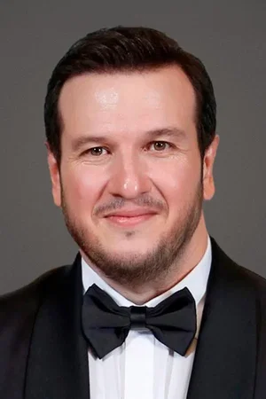  Şahan Gökbakar photo