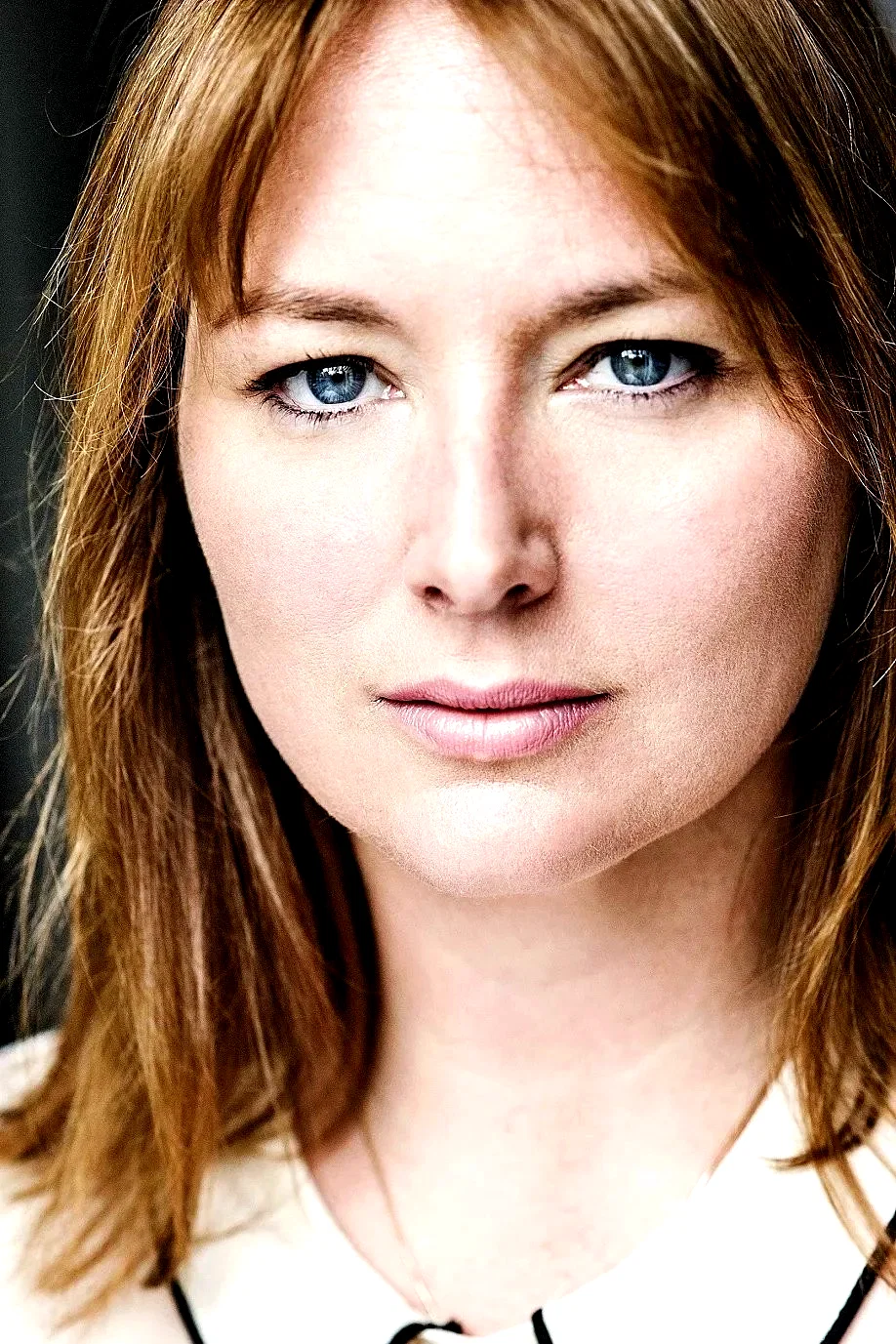  Beth Chalmers