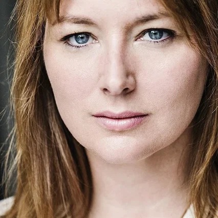  Beth Chalmers