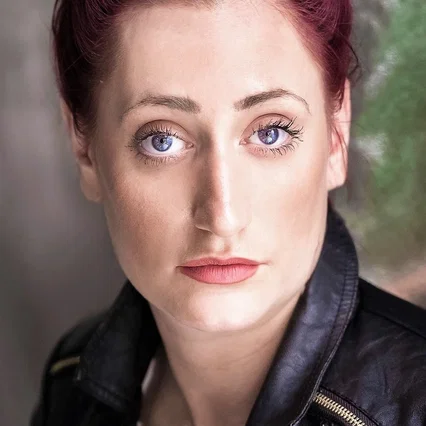  Lauren Socha