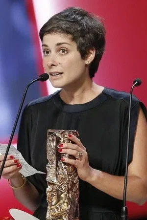  Chloé Mazlo